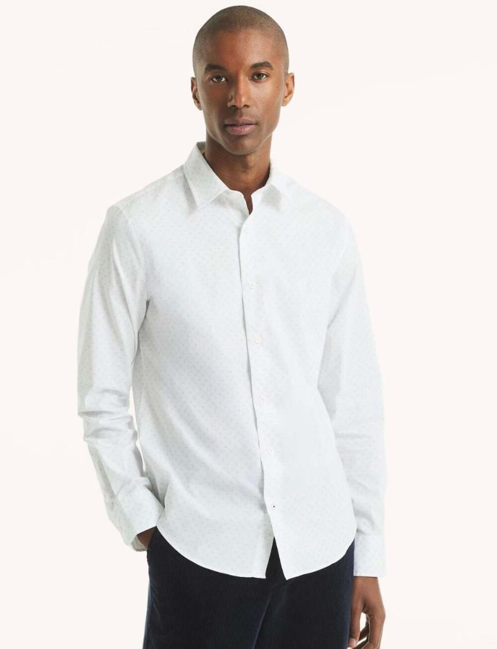 Nautica Men's Size M Slim Fit Long Sleeve Dress Shirt, no wrinkle